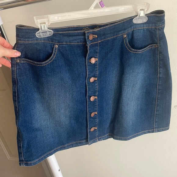 Denim skirt - Picture 1 of 2